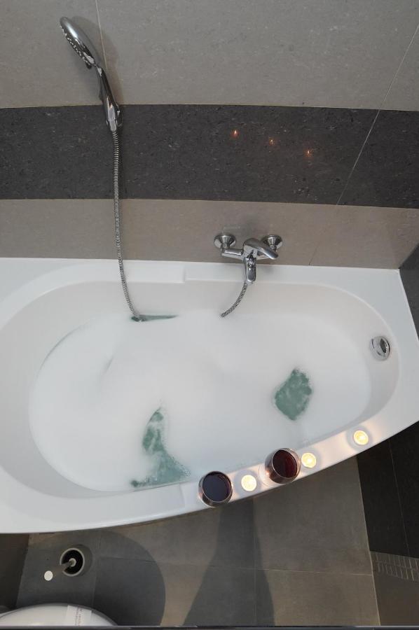 Cracovia Apartments Bagian luar foto