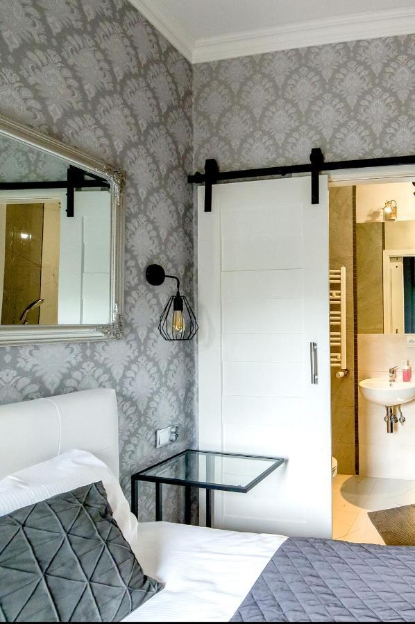 Cracovia Apartments Bagian luar foto
