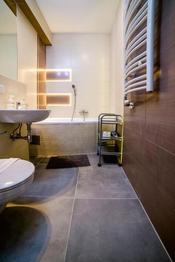 Cracovia Apartments Bagian luar foto