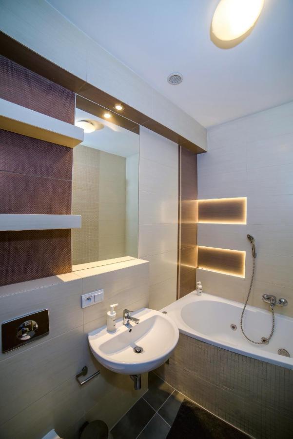 Cracovia Apartments Bagian luar foto